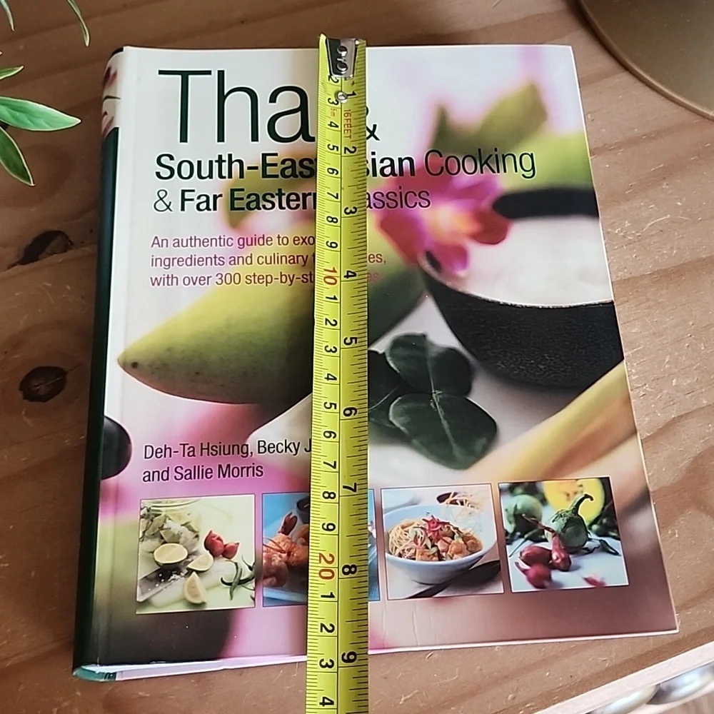 Thai & South-East Asian Cooking Book - Picture 6 of 16